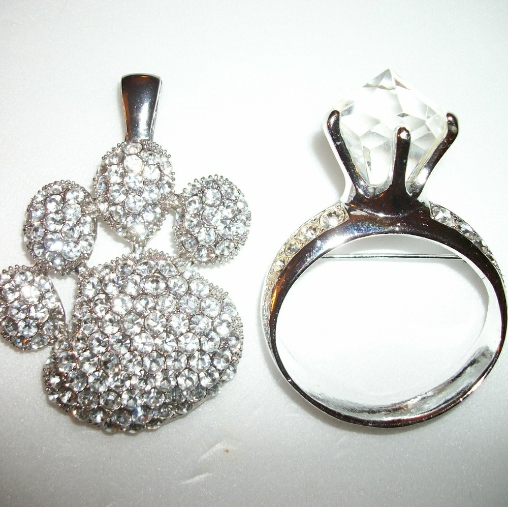 HUGE XXL Stone Encrusted Paw and Huge Ring Pin WOW
